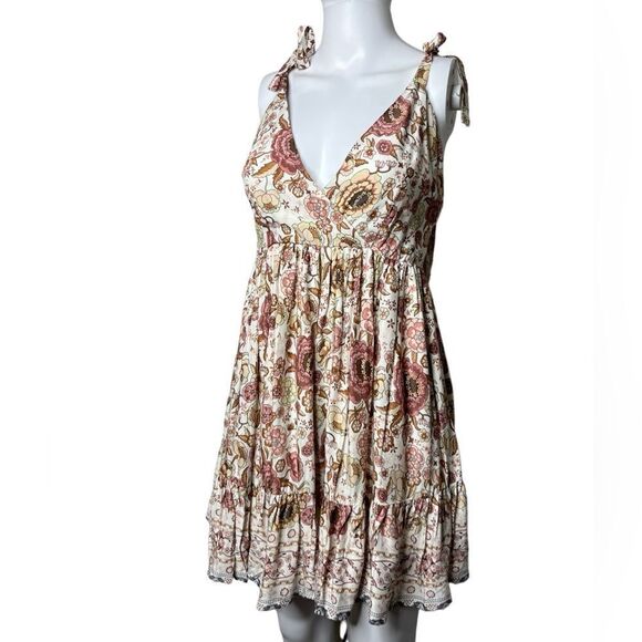 Indikah Floral Criss Cross Knee length Dress Cream & Pink Size Medium - Picture 1 of 3